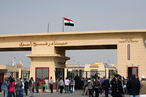 L'Egypte se dit prête à rouvrir le passage de Rafah de façon permanente